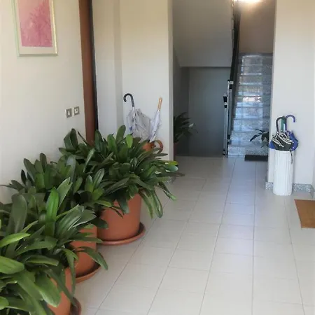 Casa Clivia - 3 Bedroom With View Apartment