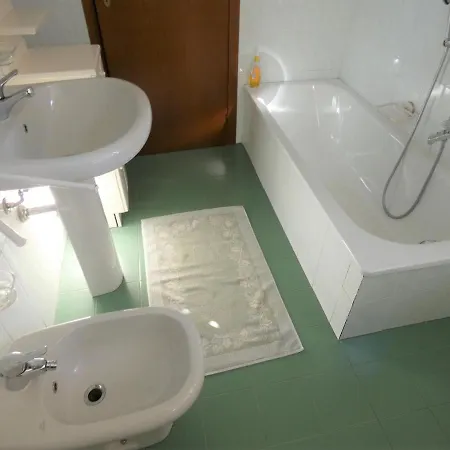 Casa Clivia - 3 Bedroom With View Apartment Stresa